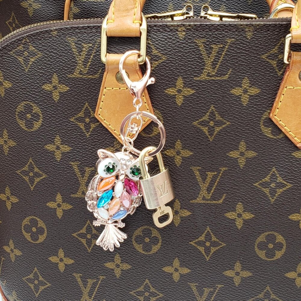Authentic Louis Vuitton Padlock & Key Gold ✨Unbranded Owl Bag Charm Keychain - Picture 7 of 8
